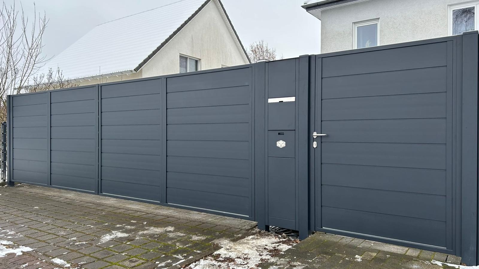 Doppelflügeltor mit CAME ATI-Antrieb — Projekt 4