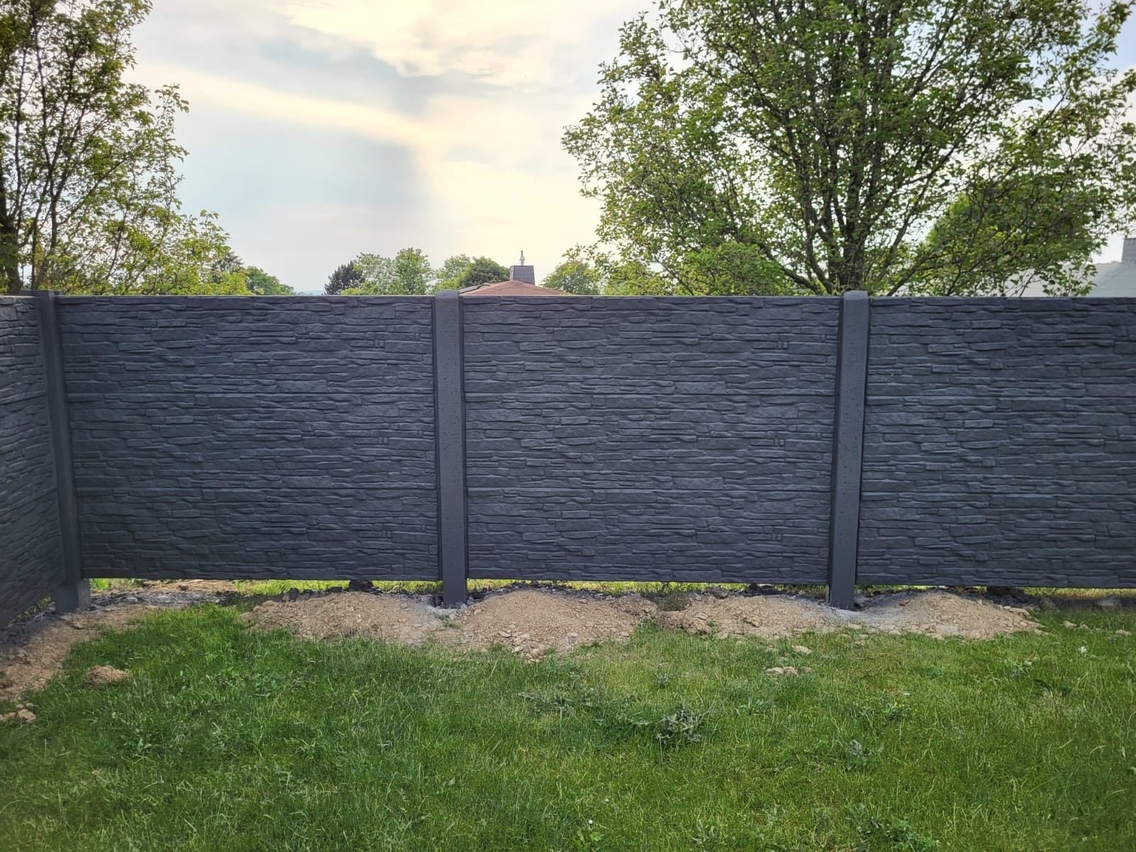 Realisierter Betonzaun Potsdam