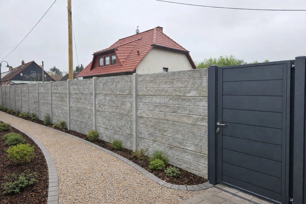 Betonzaun Betonzaun Modell 11 — Modern Stil