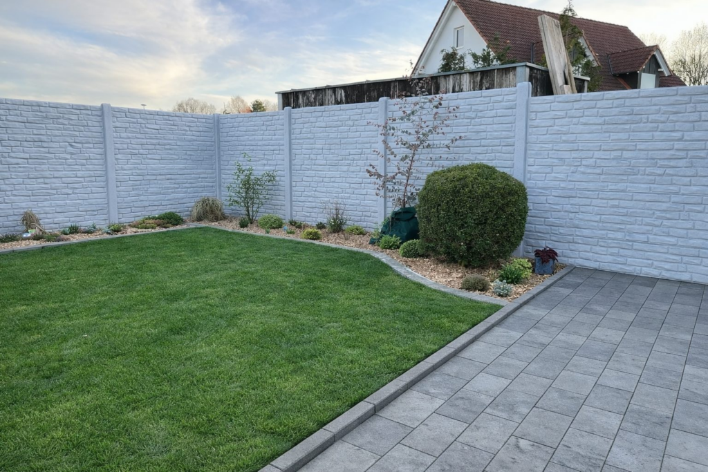Betonzaun Betonzaun Modell 22 — Sandstein Stil